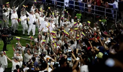Integrantes de la delegación de Colombia desfilan durante la Inauguración de los XVIII Juegos Bolivarianos