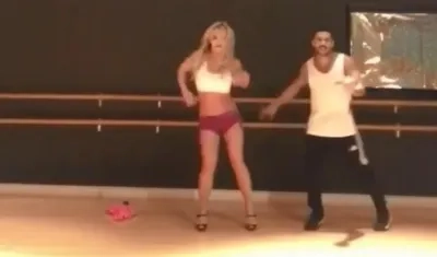 La cantante Britney Spears y su coreógrafo Willie Gómez.