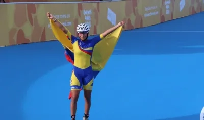 Gabriela Rueda festeja su medalla de oro. 