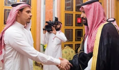 Salah bin Jamal Khashoggi y el príncipe heredero de Arabia Saudí, Mohamed bin Salman.