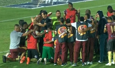 Jugadores del Tolima celebrando el paso a semifinales.
