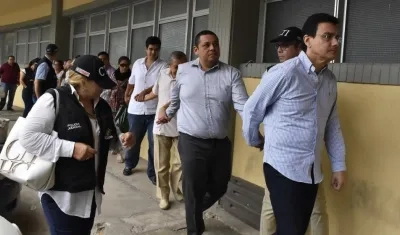Ramsés Vargas y los otros 9 capturados por el caso de corrupción en UniAutónoma entran a la audiencia.