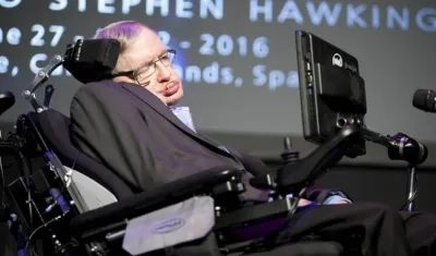 Stephen Hawking, físico británico.