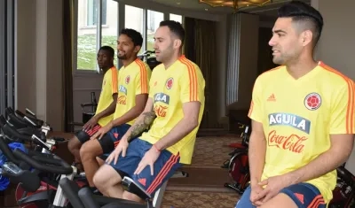 La selección Colombia en recuperación física en París.