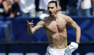 Zlatan Ibrahimovic celebra el gol del empate. 
