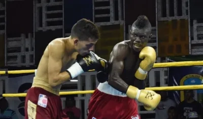 Yuberjen Martínez, boxeador estelar de los Heroicos de Colombia. 