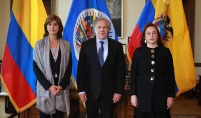 Cancilleres de Colombia y Ecuador con el Secretario General de la OEA, Luis Almagro.