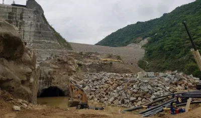 Derrumbe afectó túnel de desviación de Hidroituango en río Cauca