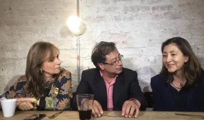 Ángela Robledo, Gustavo Petro e Íngrid Betancourt.