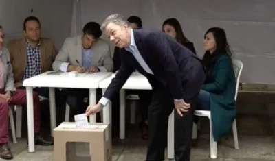 Juan Manuel Santos, presidente, ejerció su derecho al voto.