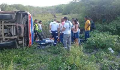 Nueve heridos dejó el volcamiento de buseta de Puerto Colombia