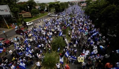 "Marcha de las Flores" en Managua.
