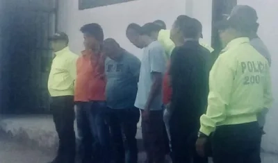 Algunos de los capturados en el operativo de la Policía en Santa Marta.