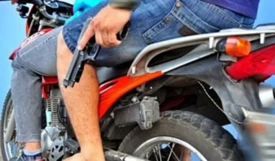 Los ladrones huyeron en motocicletas.