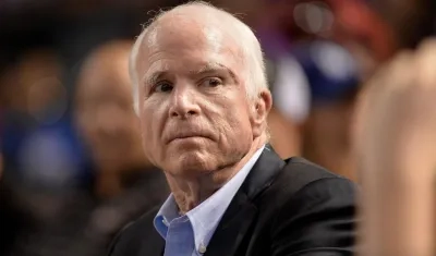 John McCain, senador republicano estadounidense.