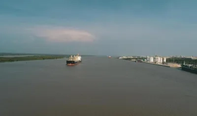 Canal de acceso al puerto de Barranquilla. 