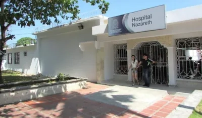 Los dos mecánicos fueron atendidos en el Hospital Nazareth.