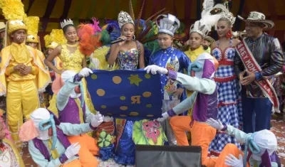 Lectura del bando y coronación de los Reyes Infantiles del Carnaval de la 44, Sharon Sandoval y Ray Molinares.