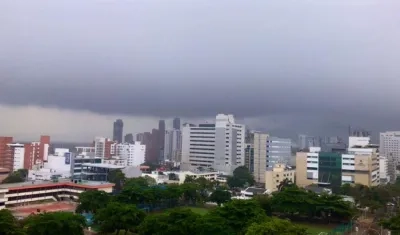 Esta imagen captada por la ciudadana @ChiaVergara y posteada en Twitter da cuenta de cómo amaneció Barranquilla.