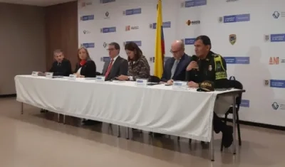Ministra de Transporte, Ángela María Orozco, informó del proceso de revisión.