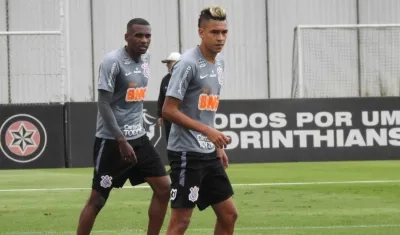 Víctor Cantillo entrena con el Corinthians. 