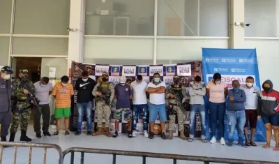Los capturados en la URI de la Fiscalía, en Barranquilla. 