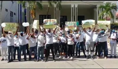 Protesta de los trabajadores del matadero de Suan. 