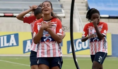 Daniela Arias celebra su gol ante Deportivo Cali. 