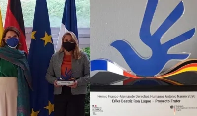 La embajadora Michèle Ramis entregó el premio a Erika Roa Luque.