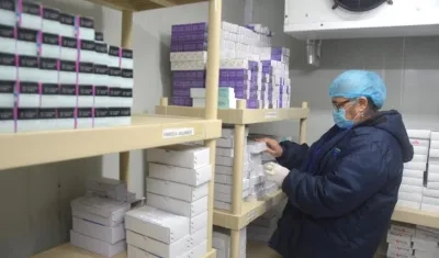 Las vacunas se encuentran almacenadas en el Centro de Salud Manuela Beltrán.
