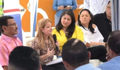 La Gobernadora, Elsa Noguera; la Secretaria de Infraestructura, Nury Logreira y el Alcalde de Tubará, José Coll.