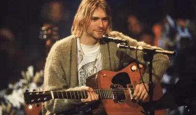 La guitarra del líder de Nirvana, fallecido en 1994, superó el millón de dólares..
