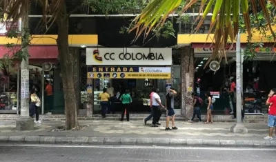 Centro Comercial en el Paso Bolívar.