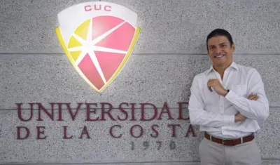Tito Crissien Borrero, rector de la Universidad de la Costa.