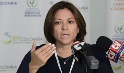 Natasha Avendaño, Superintendente de Servicios.