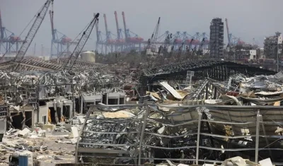 Vista de la destrucción causada en el puerto de Beirut, dos días después de la gran explosión. 