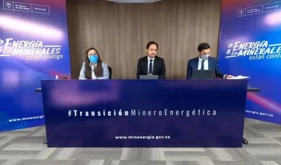 El Ministro Diego Mesa y los Viceministros Sandra Sandoval y Miguel Lotero.