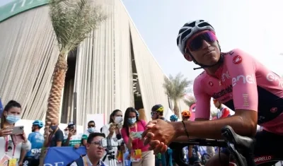 Egan Bernal con la camiseta de campeón del Giro de Italia. 