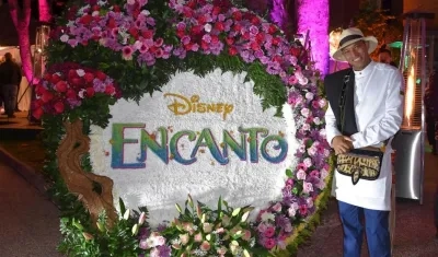  La embajada de Colombia en España se vistió este jueves de los colores y personajes de "Encanto" para dar la bienvenida a la nueva película de animación de Disney, inspirada en el país sudamericano, que se estrenará este viernes. 