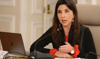 María Victoria Angulo, Ministra de Educación.