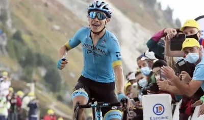 Miguel Ángel 'Superman' López se impone en la etapa 17 del Tour de Francia. 