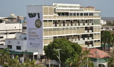 Fachada de Universidad Simón Bolívar.