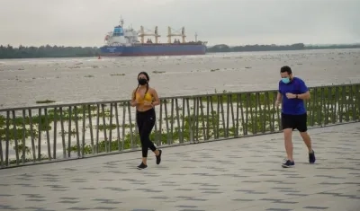 Imagen de actividad física en el Malecón.