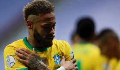 Neymar, estrella de Brasil.