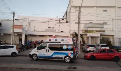 El joven herido falleció en la Clínica San Ignacio. 