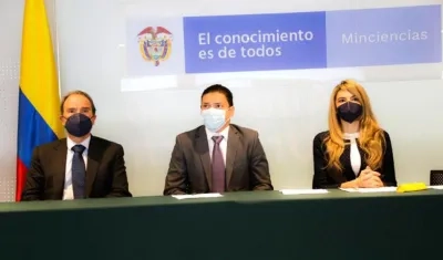 El Director de Colfuturo, Jerónimo Castro; el Ministro Eduardo Crissien y la Viceministra, Ana María Aljure.