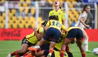 Juana Ortegón celebra su gol. 