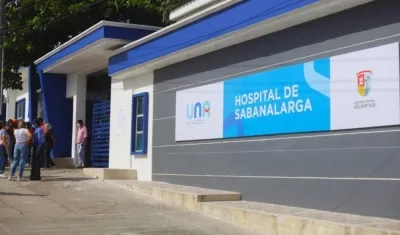 Varios niños fueron llevados al Hospital Departamental de Sabanalarga. 