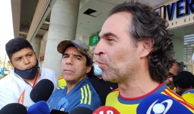 Fico Gutiérrez, candidato de Equipo por Colombia, con Alex Char.