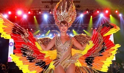 'El Renacer del Carnaval', vestido que lucirá hoy en la gran parada la Reina Valeria Charris.
